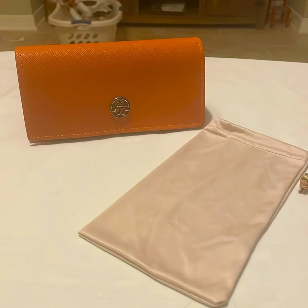 Tory Burch glasses case